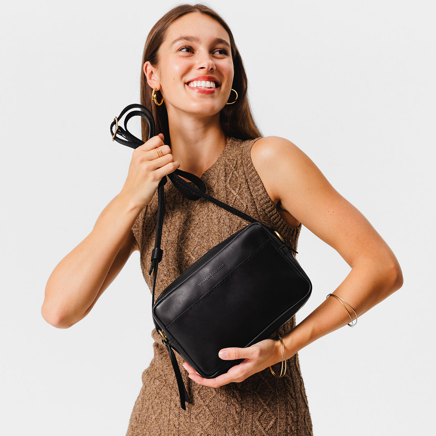 Black*Large | Mid-size rectangular crossbody with adjustable strap