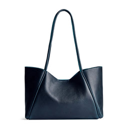 Boreal*Medium | Wide tote with leather straps and snap closure