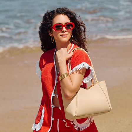 Pebbled Bone*Medium | Wide tote with leather straps and snap closure