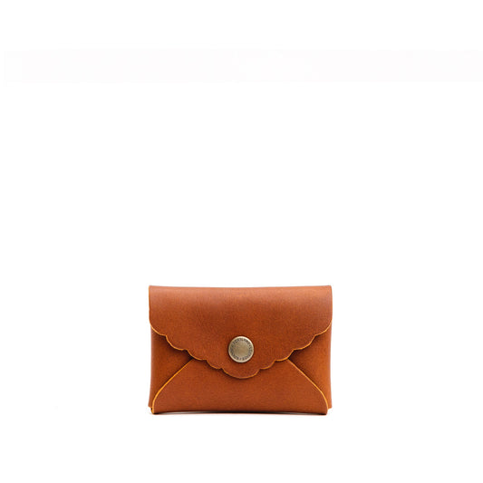 Honey | Small leather wallet with scalloped edge