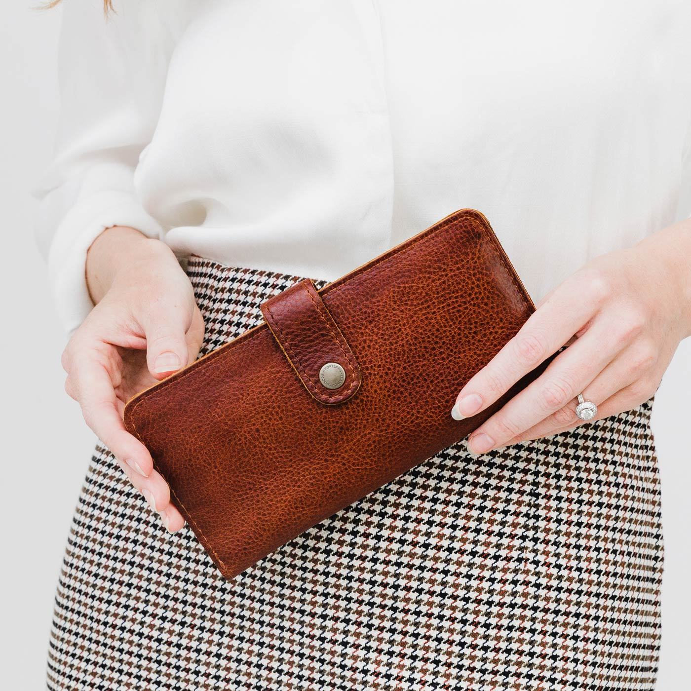 Women’s Bi-Fold Wallet | Portland Leather Goods
