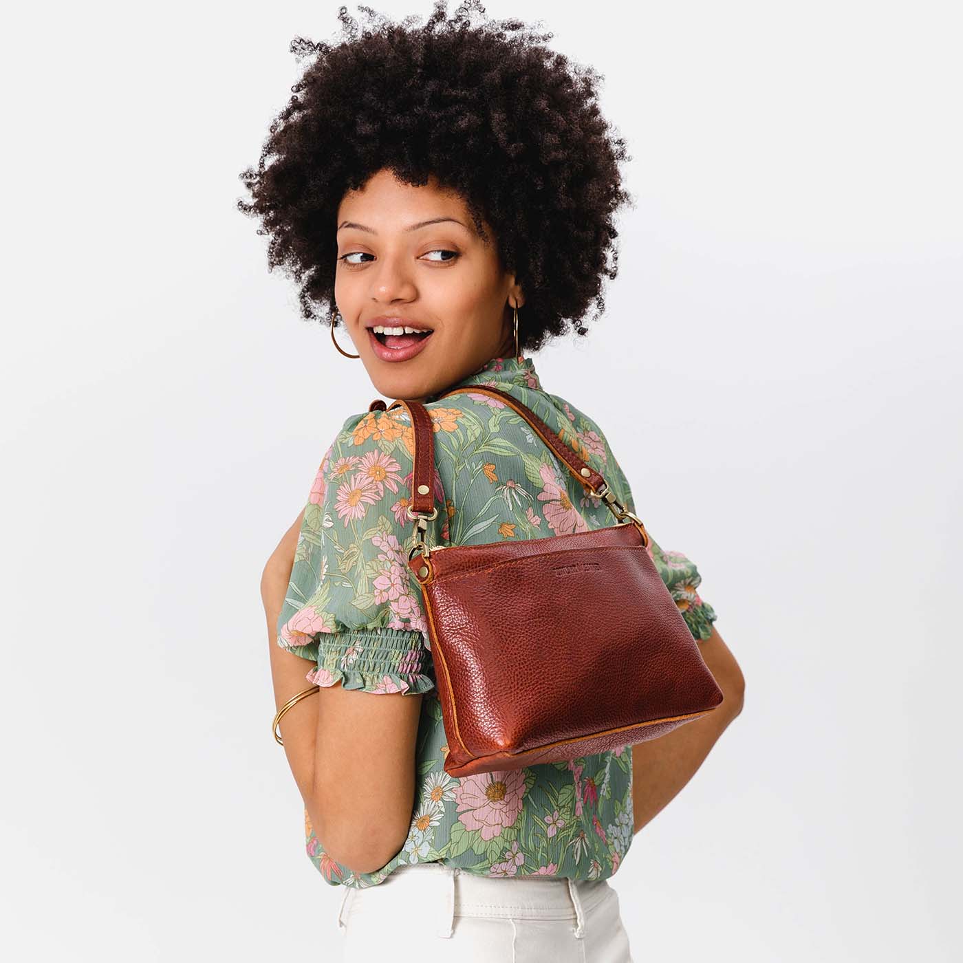 philme leather pochette (レザーポシェット ) ブラウン レザーポシェット・ベルト付き ブラウン ショルダーバッグ Chet