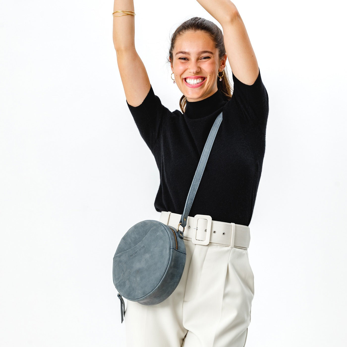 Storm*Large | Circle shaped crossbody bag with top zipper